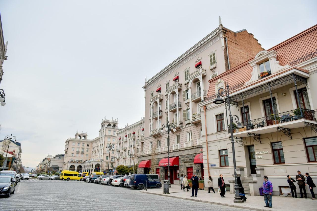 The Artist Hostel Тбилиси Экстерьер фото